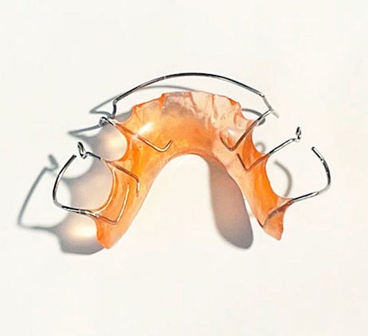 "Perfectly Customized Hawley Retainers Online – Tailored for Your Smile"